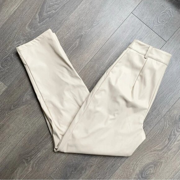 Pretty Little Thing PLT Faux Leather Pleat Cigarette Pant Tapered straight leg - Picture 2 of 16